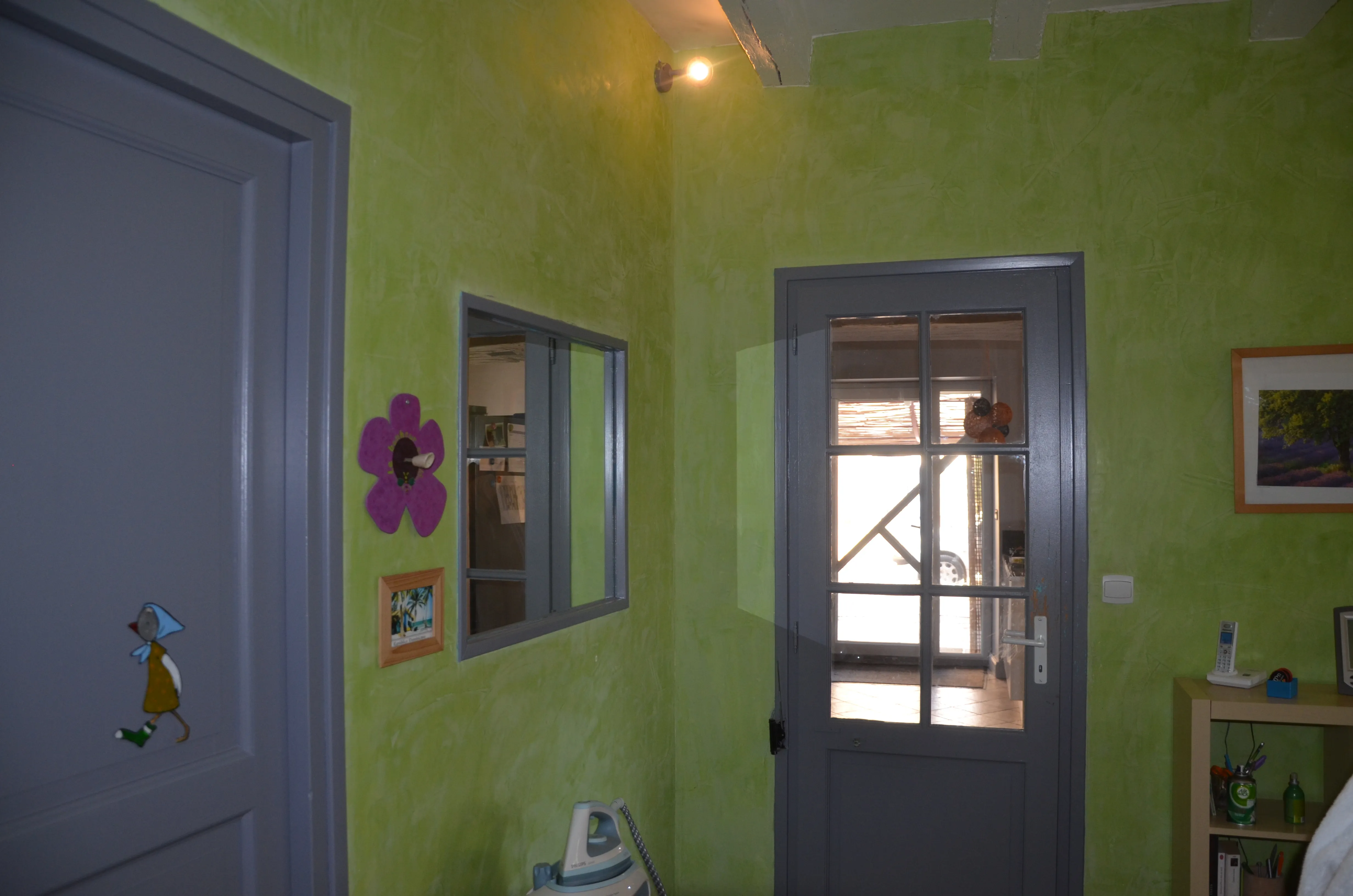 Mur en stucco lisse à Poitiers, finition brillante