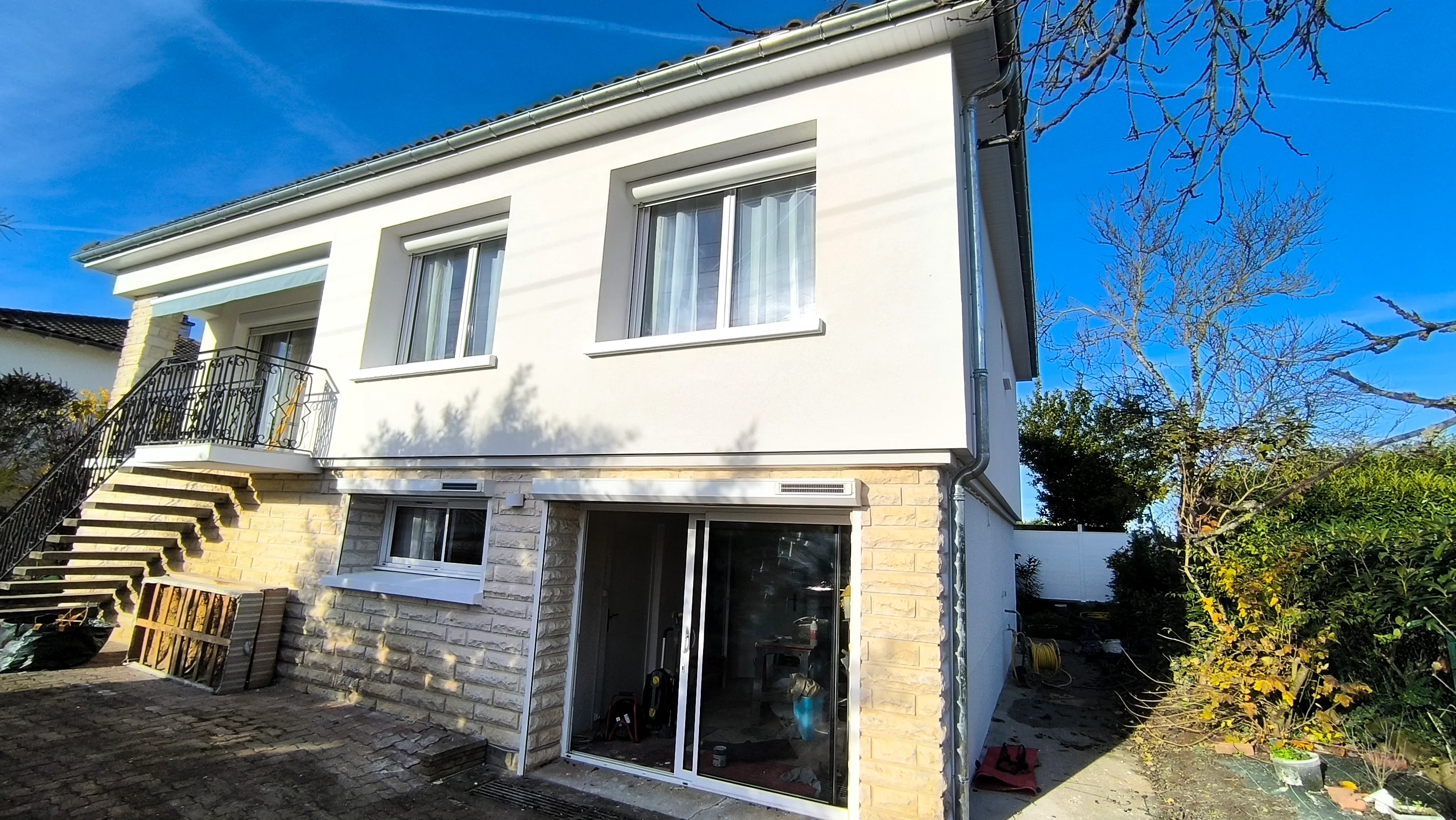 Maison individuelle dans la Vienne isolée par l'extérieur, finition enduit
